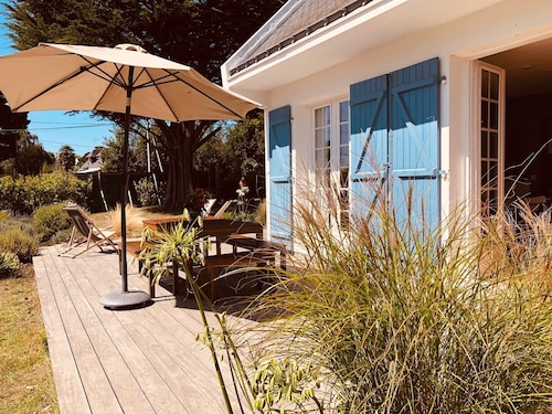 Sarzeau bright family home 400m from the beach on 1000 m2 of land