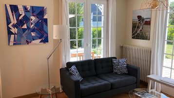 Tv, pejs, dvd-afspiller, stereoanlæg