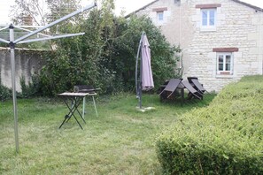 Property grounds - Beautiful house with swimming pool, 15mn from Futuroscope, sleeps 4 (Ouzilly)