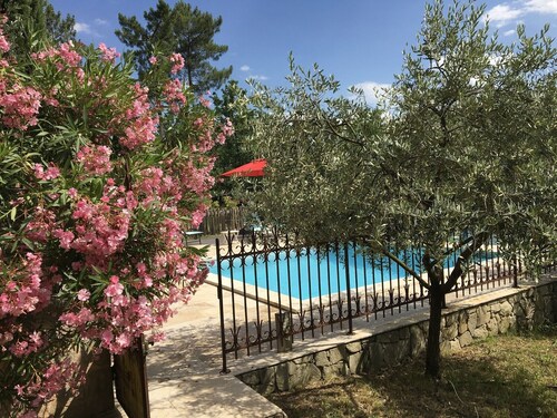 maison indépendante de charme avec piscine privée