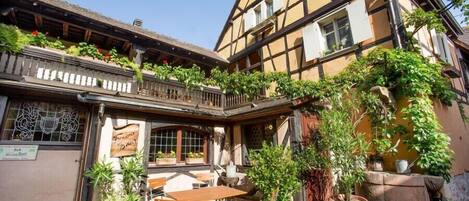 Restauration extérieure