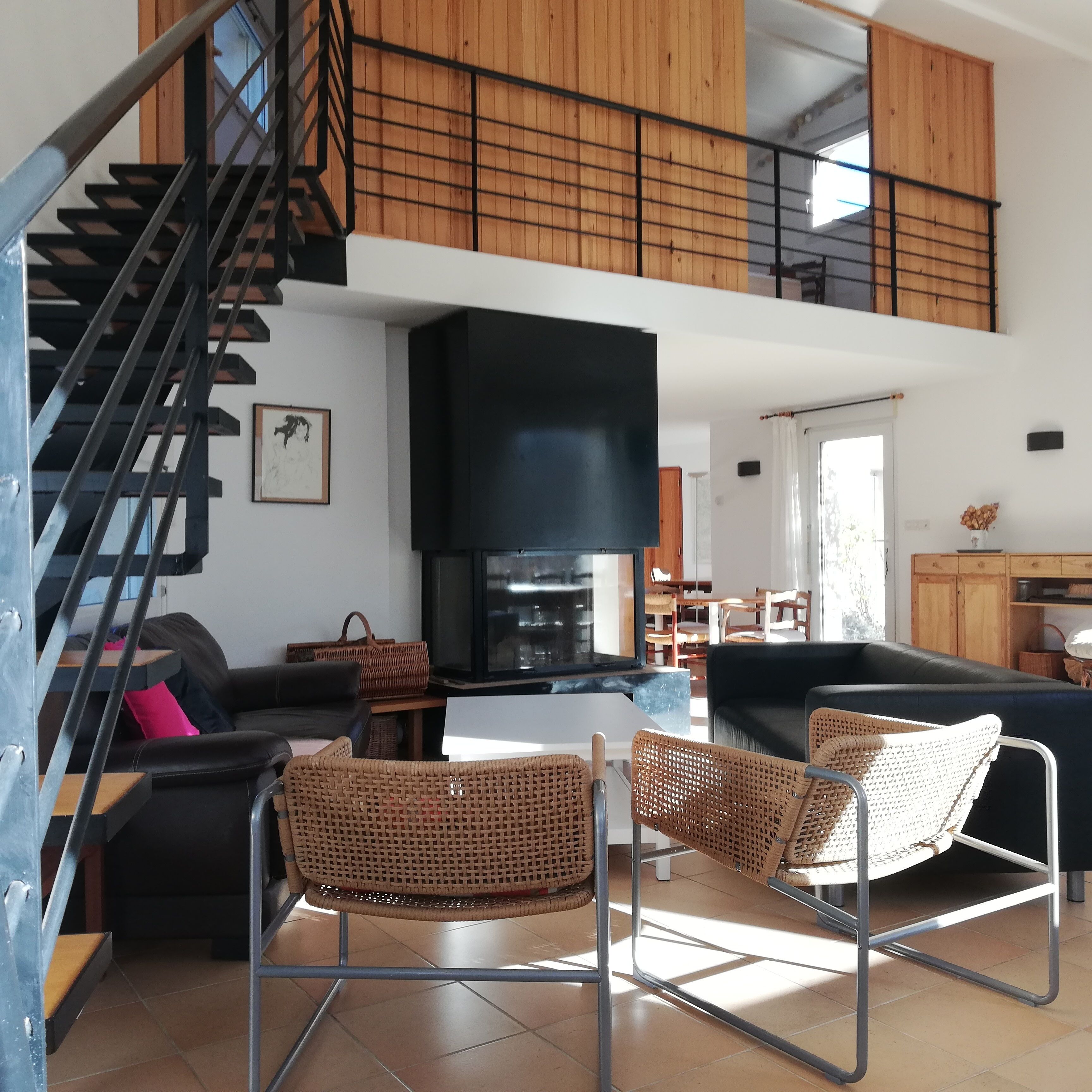 TV, fireplace, books, stereo