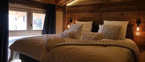 2 chambres, fer et planche à repasser, Wi-Fi, draps fournis