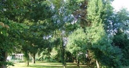 ground floor house in a hamlet in the countryside and quiet