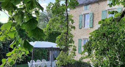 Belle vue sur la campagne maison 8 pers 4 ch piscine privée Wifi prÚs Sarlat