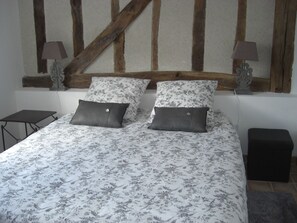 3 bedrooms, iron/ironing board, travel cot, free WiFi - Charming gîte, ideal for visiting Chambord Cheverny & Beauval (Fontaines-En-Sologne)