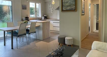 DEAUVILLE, APPART AVEC JARDIN clos et équipé, 5 min DE LA MER, 5 Min des GOLF