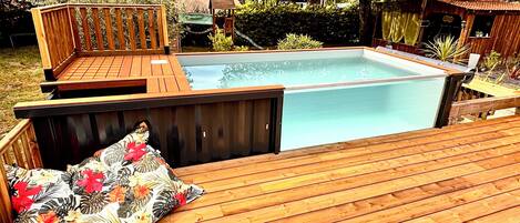 Bain à remous extérieur