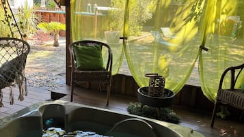 Bain à remous extérieur