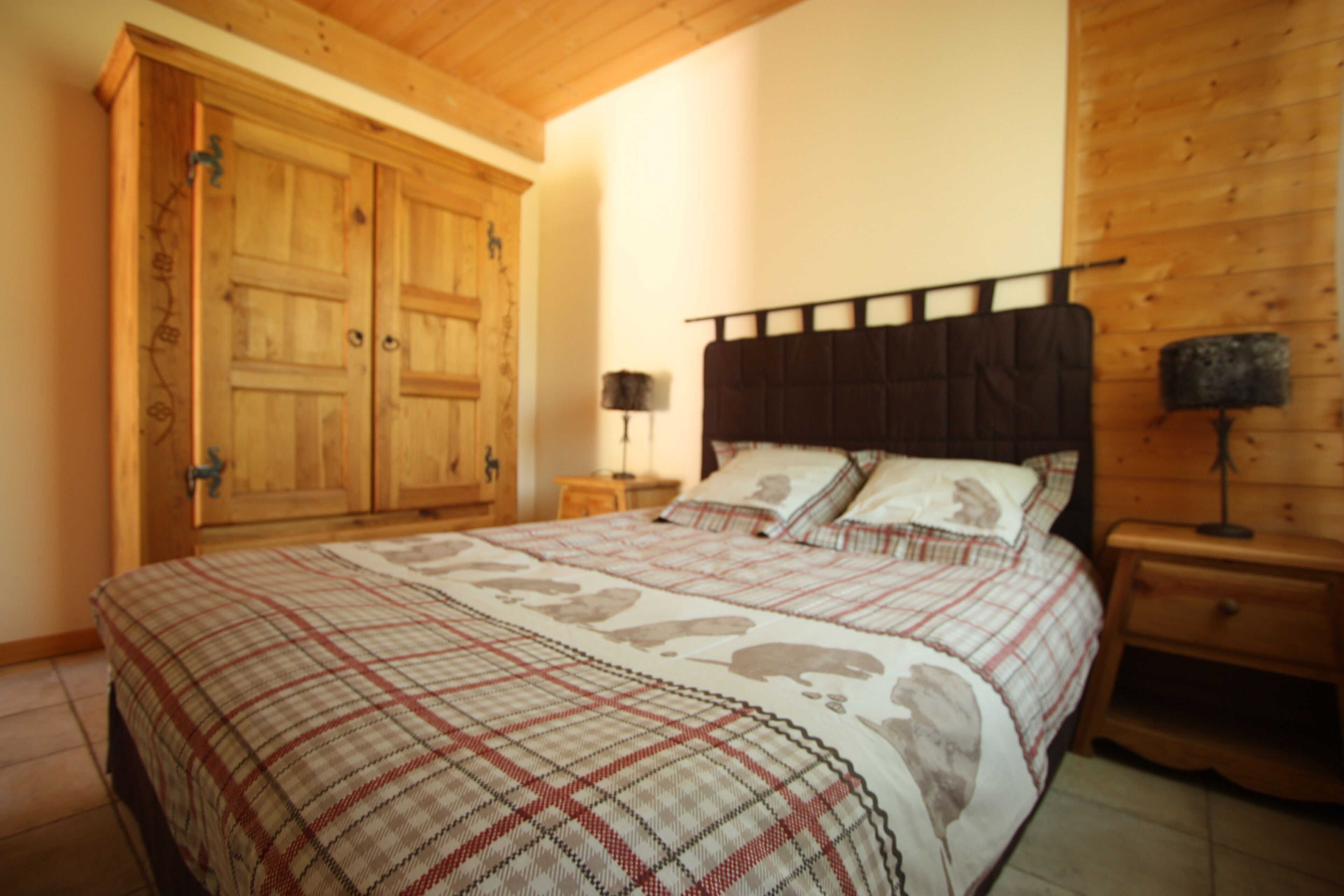 4 間睡房、熨斗/熨衫板、可攜式嬰兒床、免費 Wi-Fi