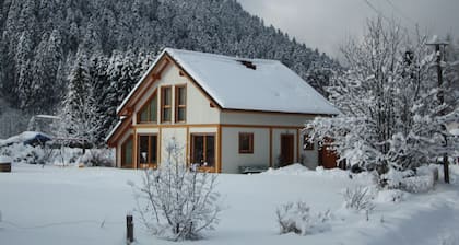Chalet 'Le Maïdo', Gérardmer, 100m from the lake, 3 *, comfortable, quiet with land