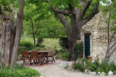 Character Cevennes farmhouse with private pool, quality service.