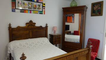 1 slaapkamer, een strijkplank/strijkijzer, gratis wifi