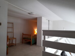 2 chambres, lit de bébé portatif, accès au Wi-Fi (inclus)