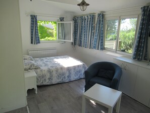 5 slaapkamers, een strijkplank/strijkijzer, gratis wifi
