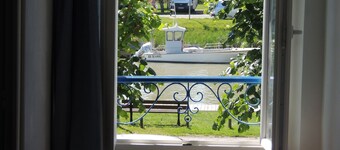 Mooi Charentaise huis met tuin, 12 tot 18 personen, aan de monding van de Giro