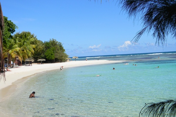 Una spiaggia nelle vicinanze