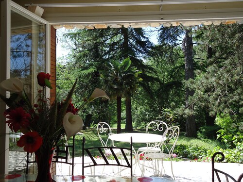 Very comfortable vacation home in a 3000 m2 park <br>VALLON PONT D'ARC