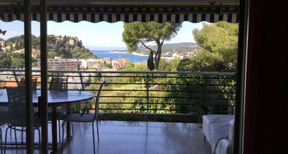 Magnifique appartement 4 étoiles calme dans un parc arboré avec vue sur la baie