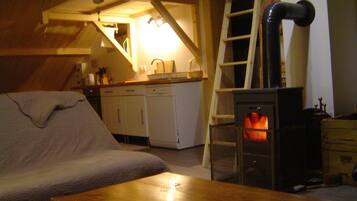 Télévision à écran plat, lecteur de DVD