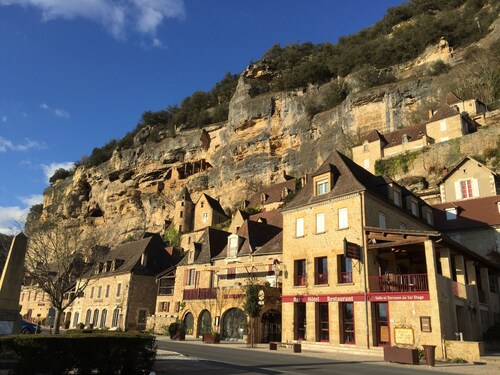 Lumineuse maison d’architecte-piscine privée au sel-magnifique vue sans visàvis