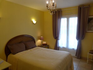 3 bedrooms, iron/ironing board, travel cot, WiFi - Spacious house: 180m2 living space, great comfort in a quiet location with swimming pool (Biarrotte)