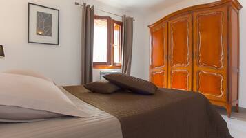 1 bedroom, iron/ironing board, travel crib, free WiFi