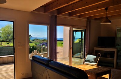 Stunning SEA VIEW Private indoor swimming pool 29 to 300 m