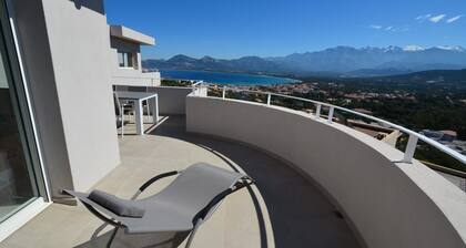 NEUES CALVI T3, KLIMAANLAGE, MEERBLICK UND BERGE - WIFI