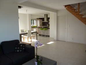 Interior - Maison contemporaine vue mer, sauna infrarouge, plages à 2 minutes (Plouézec)