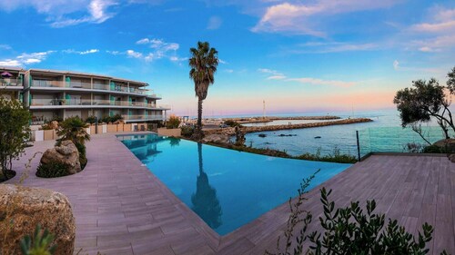 Luxury apartment with stunning sea views