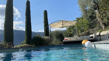 Piscine extérieure, piscine chauffée