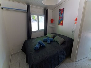 2 soverom, strykejern/-brett, reiseseng for barn og wi-fi (inkludert)