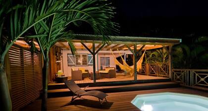Bungalow avec piscine de 3 m par 3,5 m privative