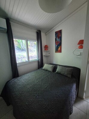 2 makuuhuonetta, silitysrauta/-lauta, vauvan matkasänky, ilmainen Wi-Fi