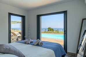 4 bedrooms, in-room safe, iron/ironing board, free WiFi