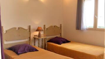 2 habitaciones, tabla de planchar con plancha y wifi gratis