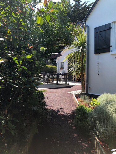 Haus mit Garten in der Nähe des Strandes von Caroual und des Zentrums.