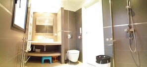 Shower, hair dryer, toilet paper - PROPRIANO T2 2 steps from beaches All comforts, ideally located, quiet residence (Propriano)