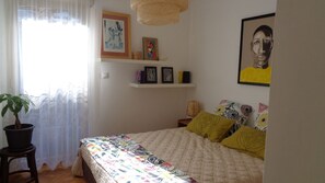 2 chambres, fer et planche à repasser, Wi-Fi gratuit, draps fournis