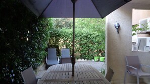 Outdoor dining - Superb loft-style apartment, downtown (Ajaccio)