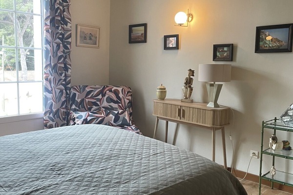 Chambre 2,
Accès au balcon de l'étage avec vue mer
Lit 1,60 et 2 lits d'appoint