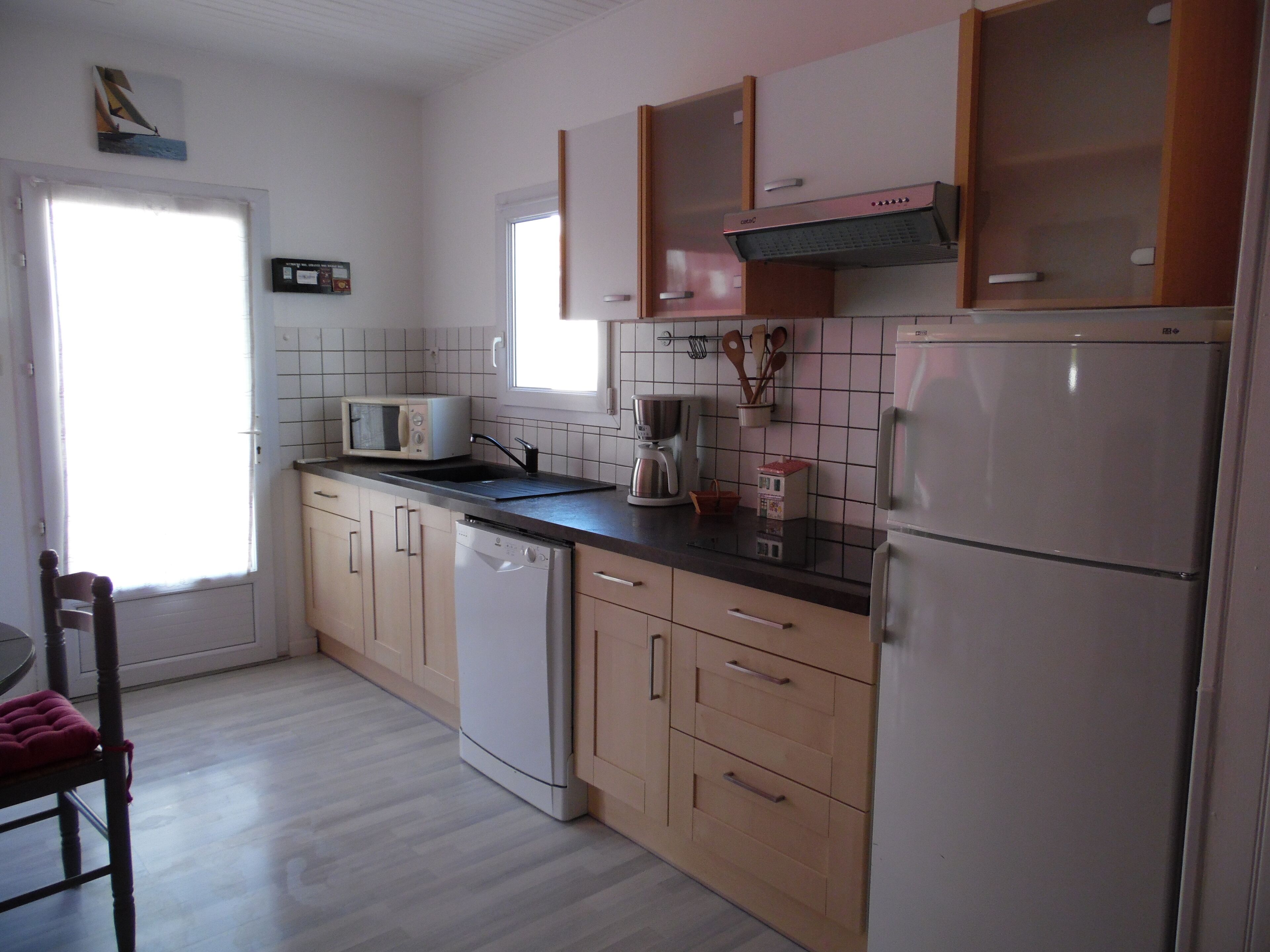 雪櫃、微波爐、焗爐、爐具