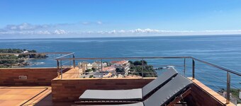 Lyxig takvåning med terrass och jaquzzi panoramautsikt över havet