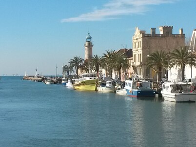2-room cabin studio with view of the sea in Port-Camargue