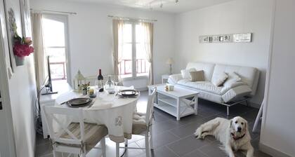 Appartement romantique, vue panoramique bassin de l'Est , centre ville Honfleur