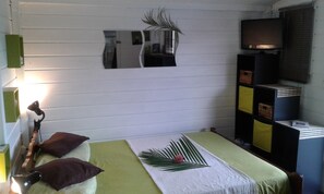 1 chambre, fer et planche à repasser, Wi-Fi, draps fournis