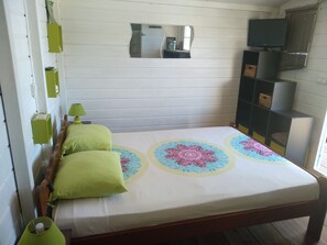 1 bedroom, iron/ironing board, WiFi, bed sheets