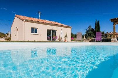 Gite sleeps 8 any comfort with swimming pool south Ardèche