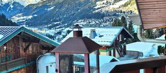 CHATELシャレー雰囲気の暖炉、スキーに戻る、TC SuperChatelとTS Vonnesの間